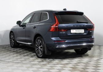 Подержанный автомобиль Volvo XC60 2021 года (7 фото)