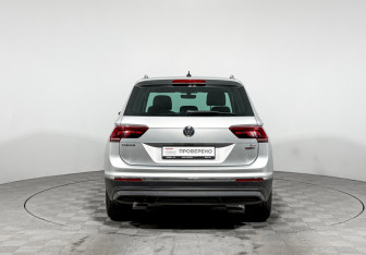 Подержанный автомобиль Volkswagen Tiguan 2017 года (6 фото)