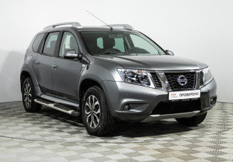 Подержанный автомобиль Nissan Terrano 2016 года (3 фото)