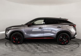 Подержанный автомобиль Omoda C5 2024 года (12 фото)
