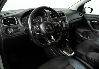 Подержанный автомобиль Volkswagen Polo Sedan 2019 года (11 фото)