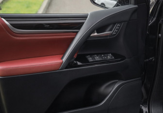 Подержанный автомобиль Lexus LX 2019 года (26 фото)