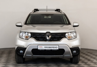 Подержанный автомобиль Renault Duster 2021 года (2 фото)