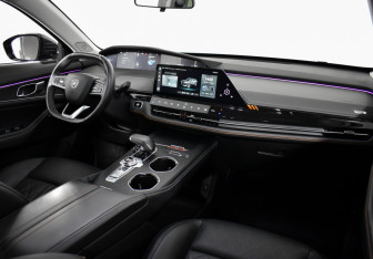 Подержанный автомобиль Changan UNI-K 2023 года (10 фото)