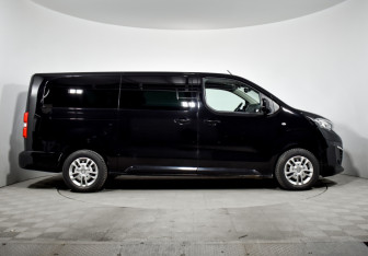 Подержанный автомобиль Peugeot Traveller 2020 года (4 фото)