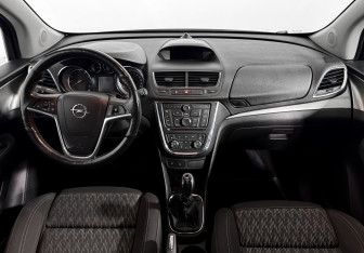 Подержанный автомобиль Opel Mokka 2013 года (14 фото)