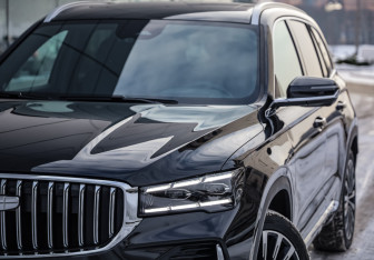 Подержанный автомобиль Geely Monjaro 2025 года (2 фото)