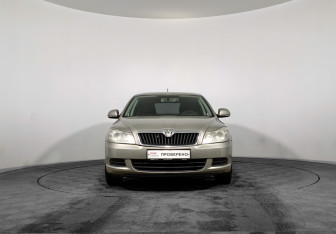 Подержанный автомобиль Skoda Octavia Liftback 2011 года (2 фото)