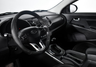Подержанный автомобиль Kia Sportage 2011 года (9 фото)