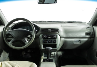 Подержанный автомобиль Mitsubishi Galant Sedan 2003 года (13 фото)