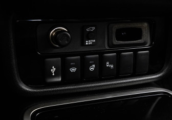 Подержанный автомобиль Mitsubishi Outlander 2021 года (16 фото)