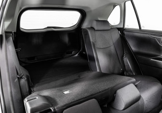 Подержанный автомобиль Toyota RAV4 2020 года (22 фото)