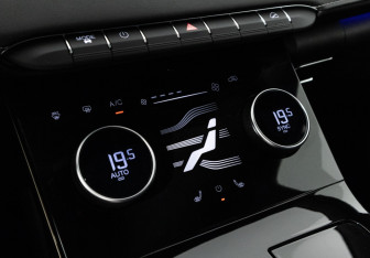 Подержанный автомобиль Exeed LX 2024 года (21 фото)