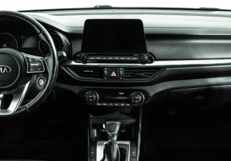 Подержанный автомобиль Kia Cerato Sedan 2019 года (14 фото)