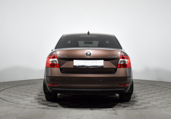 Подержанный автомобиль Skoda Octavia Liftback 2017 года (6 фото)