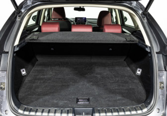 Подержанный автомобиль Lexus NX 2019 года (18 фото)