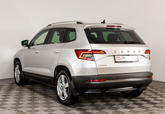 Подержанный автомобиль Skoda Karoq 2020 года (7 фото)