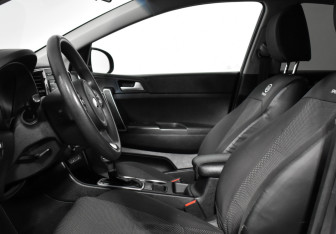 Подержанный автомобиль Kia Sportage 2017 года (10 фото)