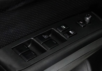 Подержанный автомобиль Nissan X-Trail 2010 года (17 фото)