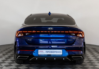 Подержанный автомобиль Kia K5 2021 года (6 фото)