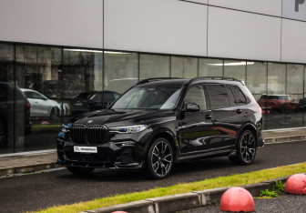Подержанный автомобиль BMW X7 2020 года (3 фото)