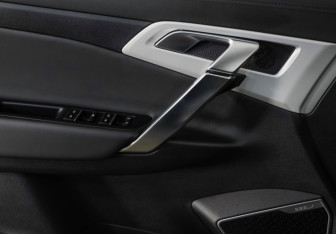 Подержанный автомобиль Geely Atlas 2021 года (23 фото)