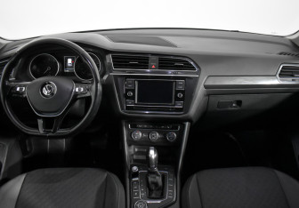 Подержанный автомобиль Volkswagen Tiguan 2017 года (14 фото)