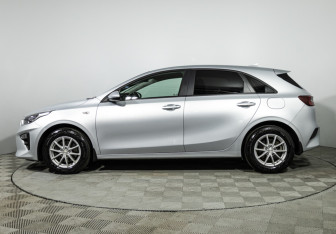 Подержанный автомобиль Kia Ceed Hatchback 2018 года (8 фото)