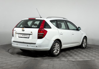 Подержанный автомобиль Kia Ceed Wagon 2008 года (5 фото)