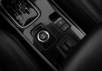 Подержанный автомобиль Mitsubishi Outlander 2020 года (15 фото)
