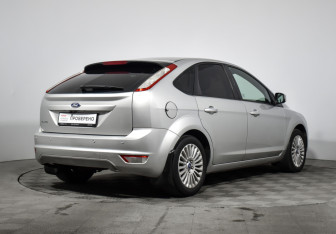 Подержанный автомобиль Ford Focus Hatchback 2010 года (5 фото)
