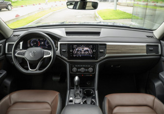 Подержанный автомобиль Volkswagen Teramont 2021 года (13 фото)