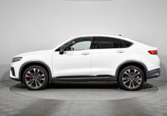 Подержанный автомобиль Geely Tugella 2022 года (8 фото)