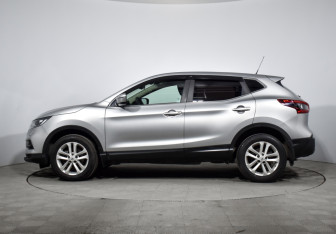 Подержанный автомобиль Nissan Qashqai 2018 года (8 фото)