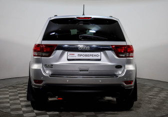 Подержанный автомобиль Jeep Grand Cherokee 2012 года (6 фото)