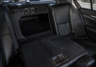 Подержанный автомобиль Infiniti Q50 2016 года (32 фото)