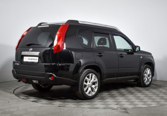 Подержанный автомобиль Nissan X-Trail 2012 года (5 фото)