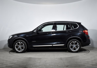 Подержанный автомобиль BMW X3 2017 года (8 фото)