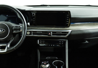 Подержанный автомобиль Kia K5 2020 года (14 фото)