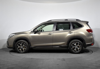 Подержанный автомобиль Subaru Forester Suv 2019 года (8 фото)