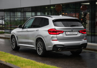 Подержанный автомобиль BMW X3 2019 года (8 фото)