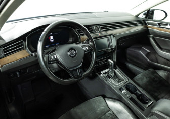 Подержанный автомобиль Volkswagen Passat Sedan 2016 года (11 фото)