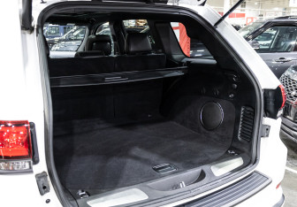 Подержанный автомобиль Jeep Grand Cherokee 2019 года (29 фото)