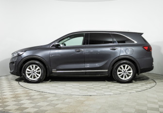 Подержанный автомобиль Kia Sorento 2019 года (8 фото)