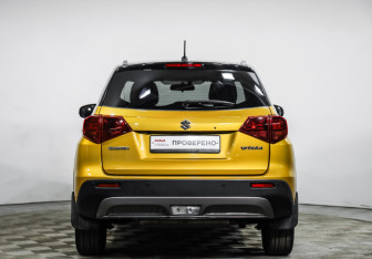 Подержанный автомобиль Suzuki Vitara 2019 года (6 фото)