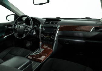 Подержанный автомобиль Toyota Camry Sedan 2013 года (9 фото)