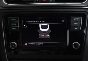Подержанный автомобиль Skoda Rapid Liftback 2017 года (17 фото)