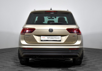 Подержанный автомобиль Volkswagen Tiguan 2018 года (6 фото)