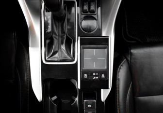 Подержанный автомобиль Mitsubishi Eclipse Cross 2018 года (13 фото)