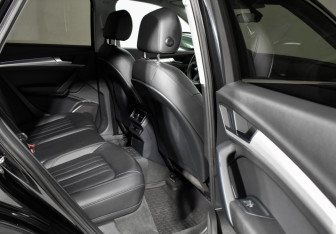 Подержанный автомобиль Audi Q5 2017 года (12 фото)